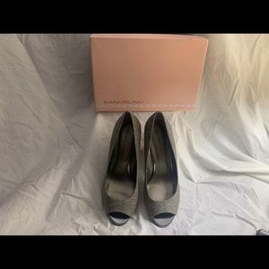 Bandolino fancy dress wedge in Silver.